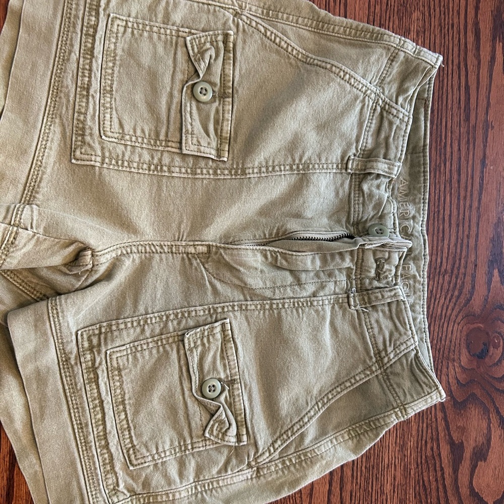 American Eagle Outfitters Tan Cargo Shorts